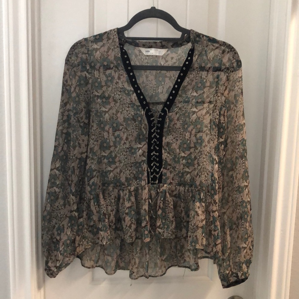 ZARA PRINTED FLORAL PEPLUM BLOUSE S